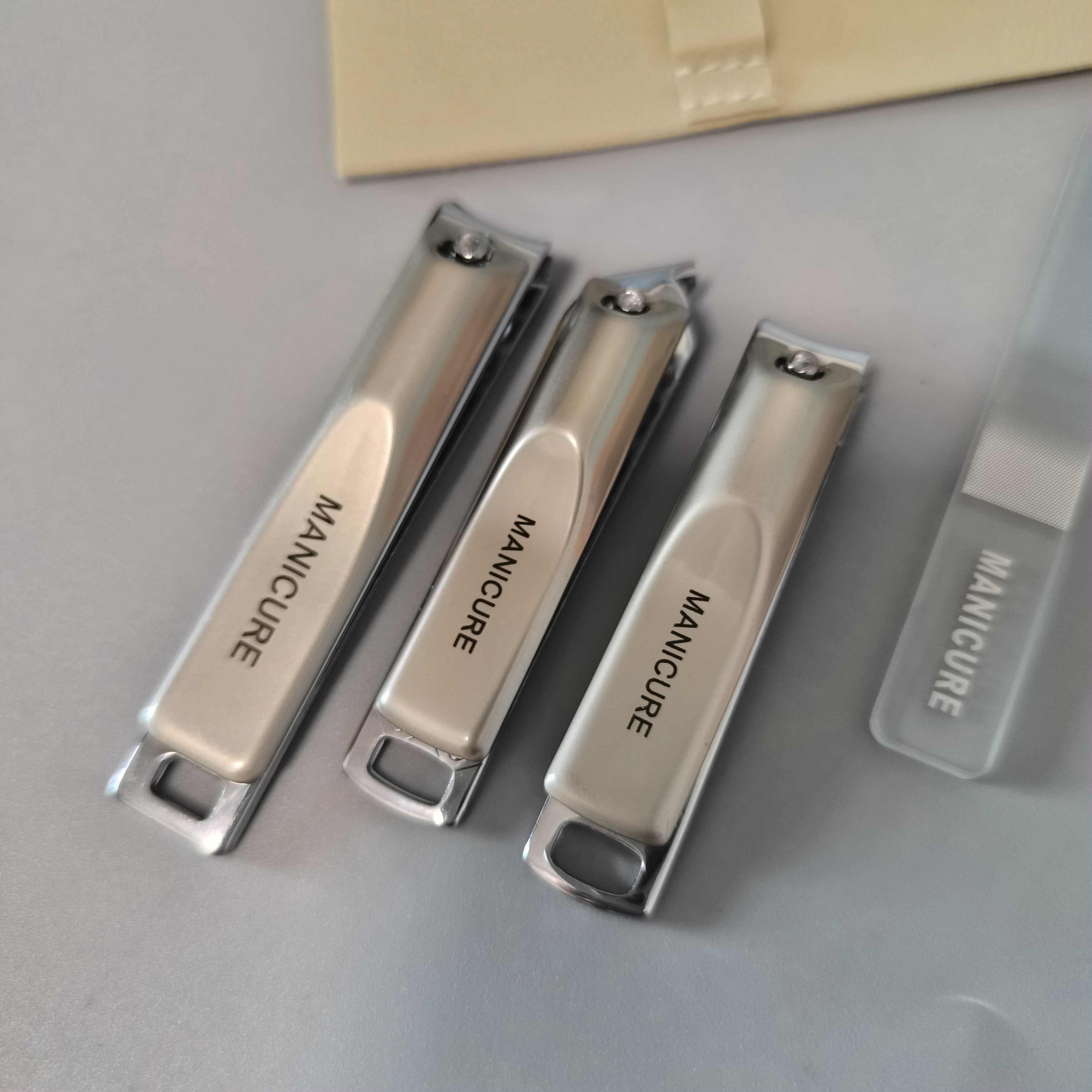 Manicure Set | 3 Nail Clippers + File + Ear Pick